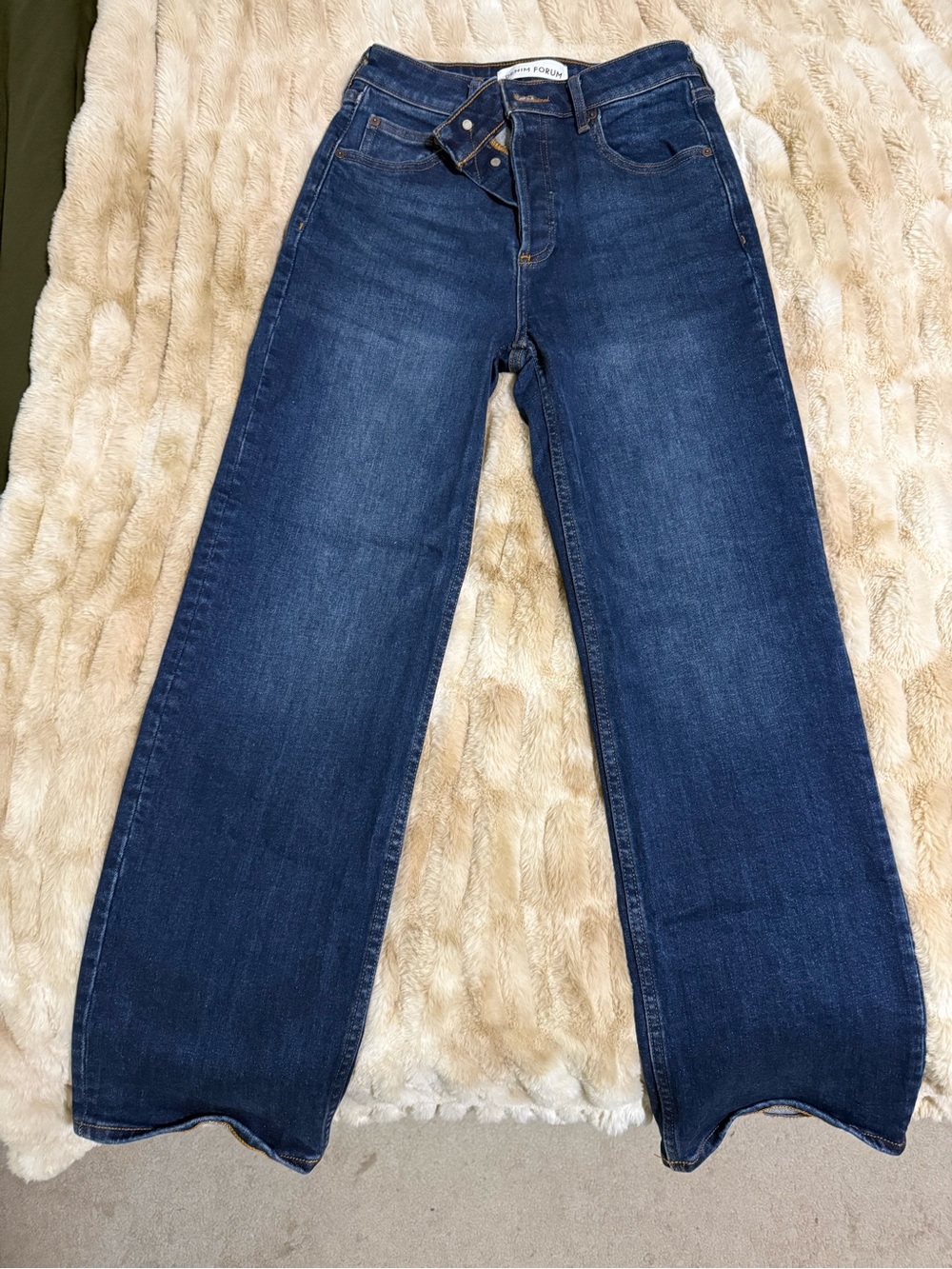 Aritzia Denim Forum Arlo Curve Fit Hi Straight Jeans